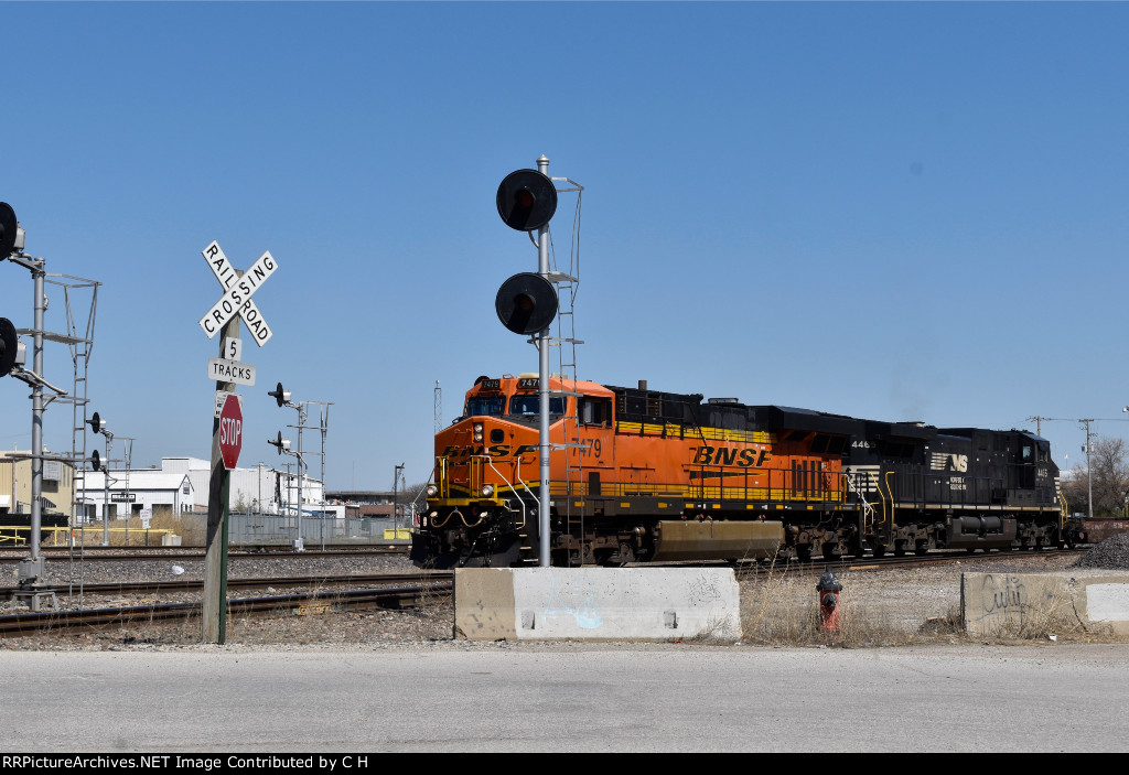 BNSF 7479/NS 4465